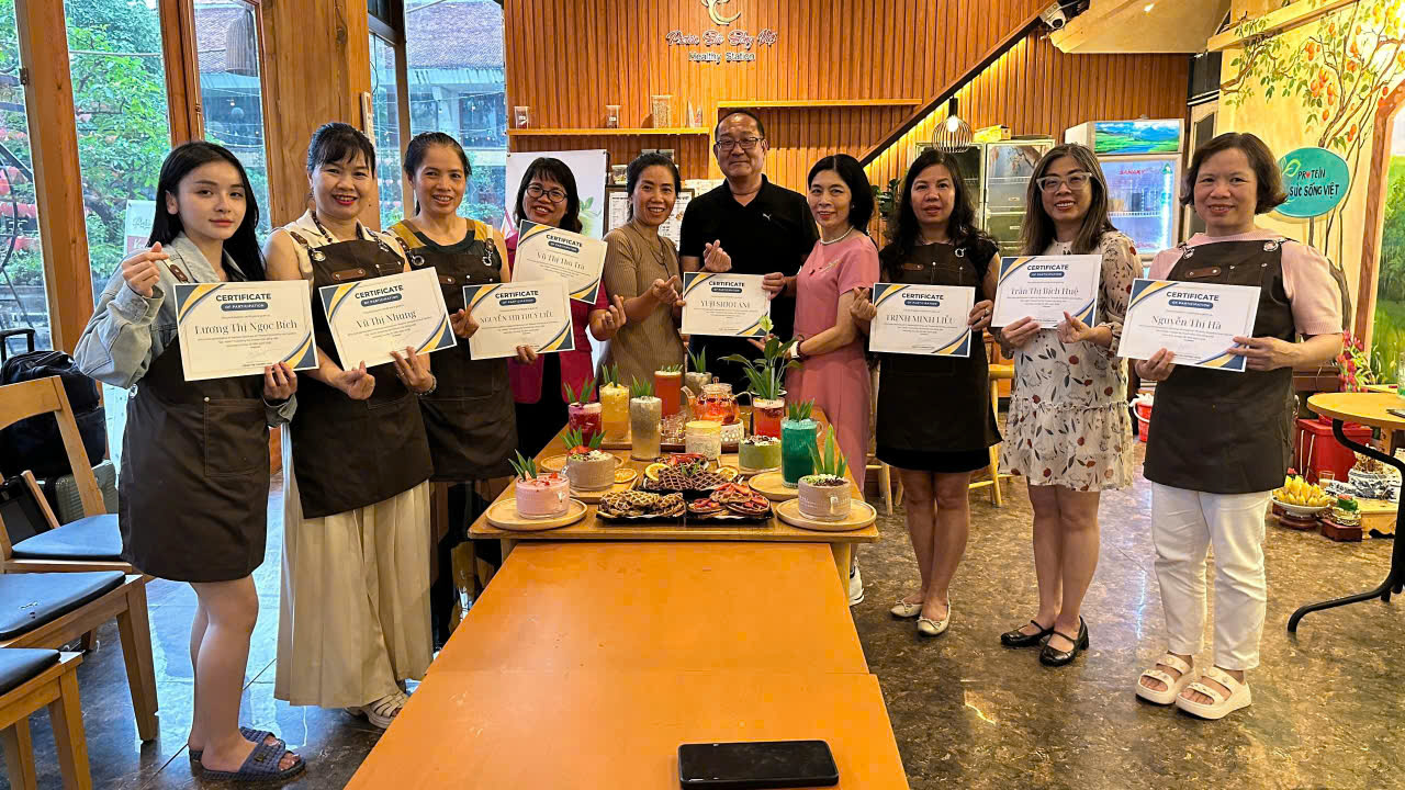 Sao kê thu nhập 100 triệu/tháng + gia đình Thương Hoài